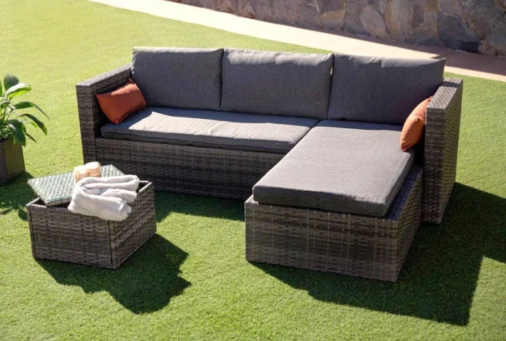 Sofa Chaise Longue in Synthetic Rattan + Coffee Table – Garden and Terrace Furniture